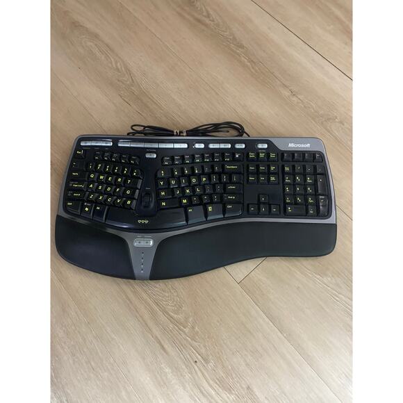 Microsoft natural ergonomic keyboard 4000 v1.0 wired tested clean with riser - Picture 1 of 5
